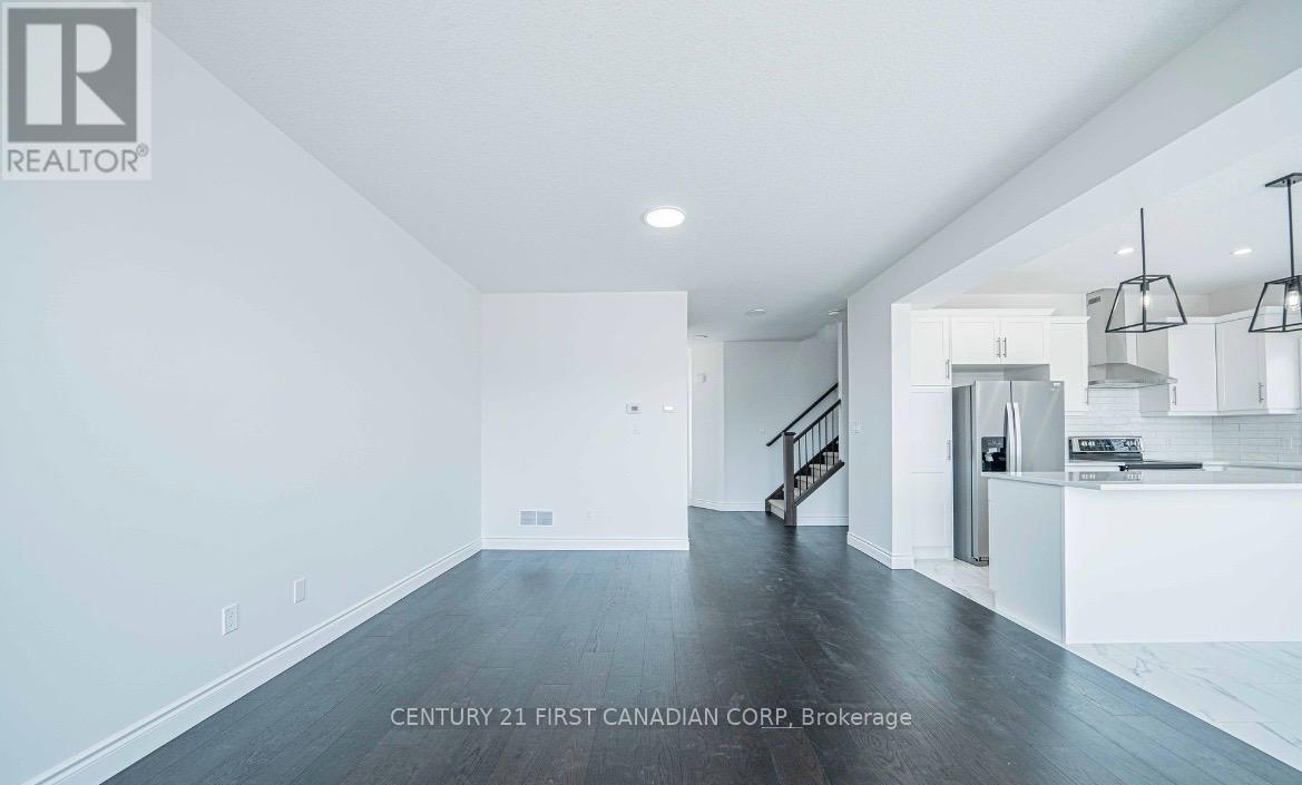 Upper - 201 Roy Mcdonald Drive, London South, Ontario  N6L 0J1 - Photo 3 - X13435958