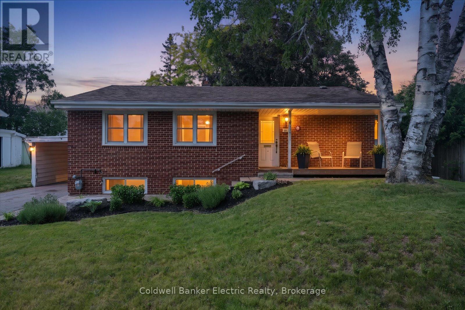 1497 MAYFAIR AVENUE, Peterborough, Ontario