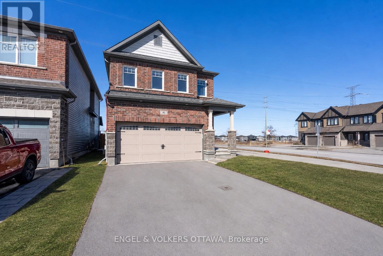 40 TAPADERO AVENUE, Ottawa, Ontario