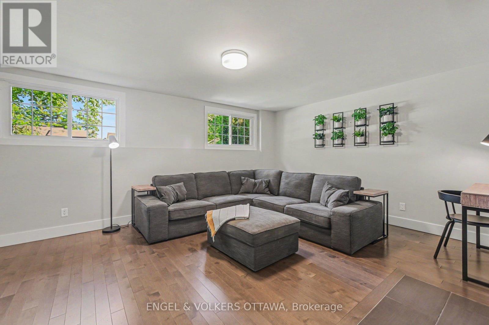 1299 Alloway Crescent, Ottawa, Ontario  K1K 3Y9 - Photo 17 - X13435926