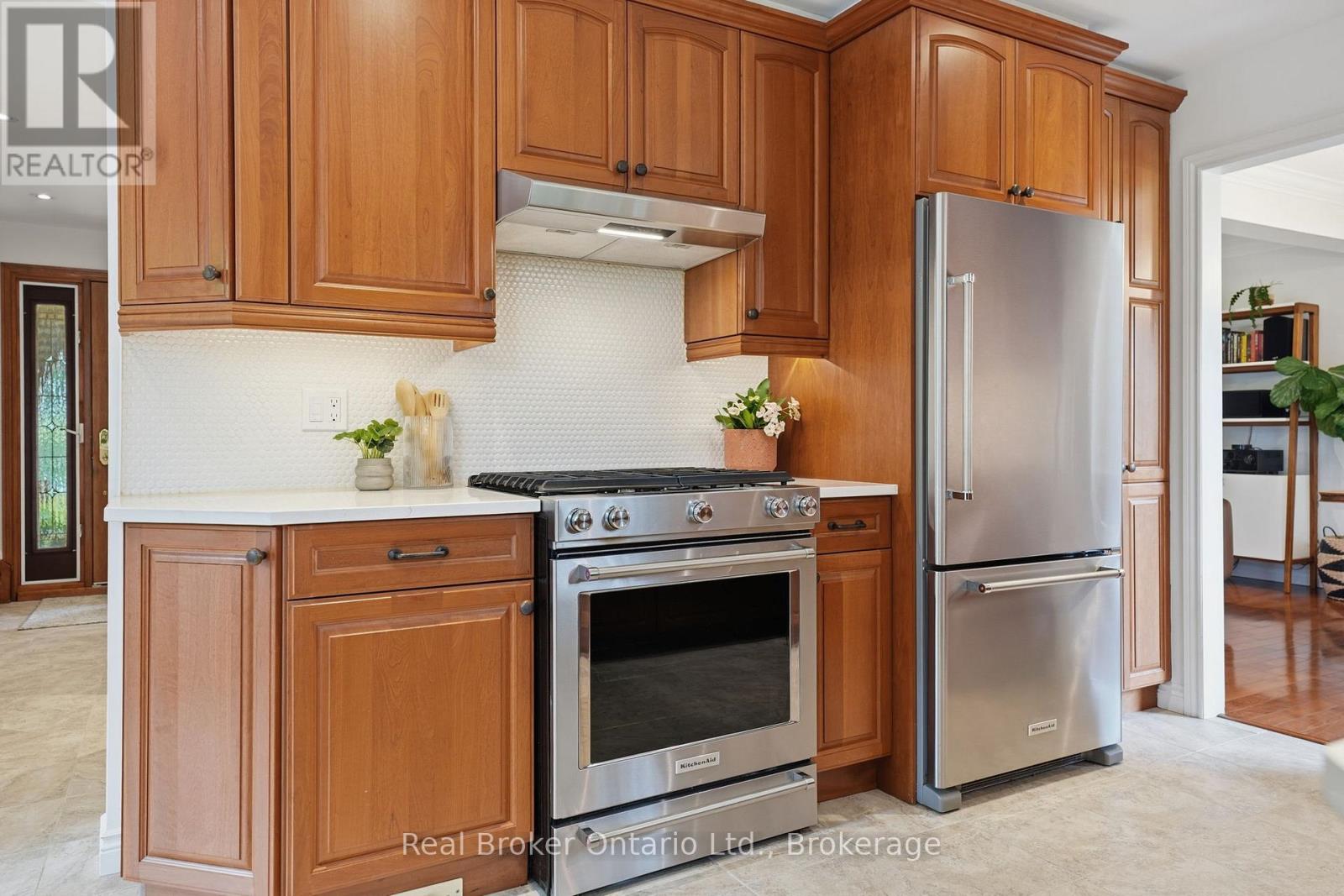 245 Applevale Court, Burlington, Ontario  L7L 2C1 - Photo 16 - W13435900