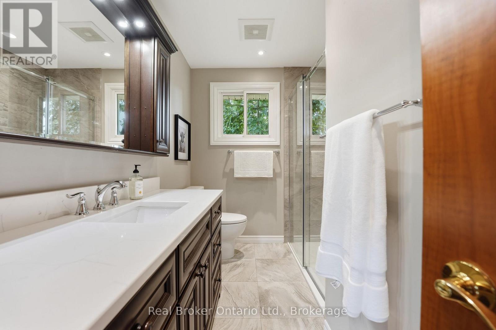 245 Applevale Court, Burlington, Ontario  L7L 2C1 - Photo 22 - W13435900