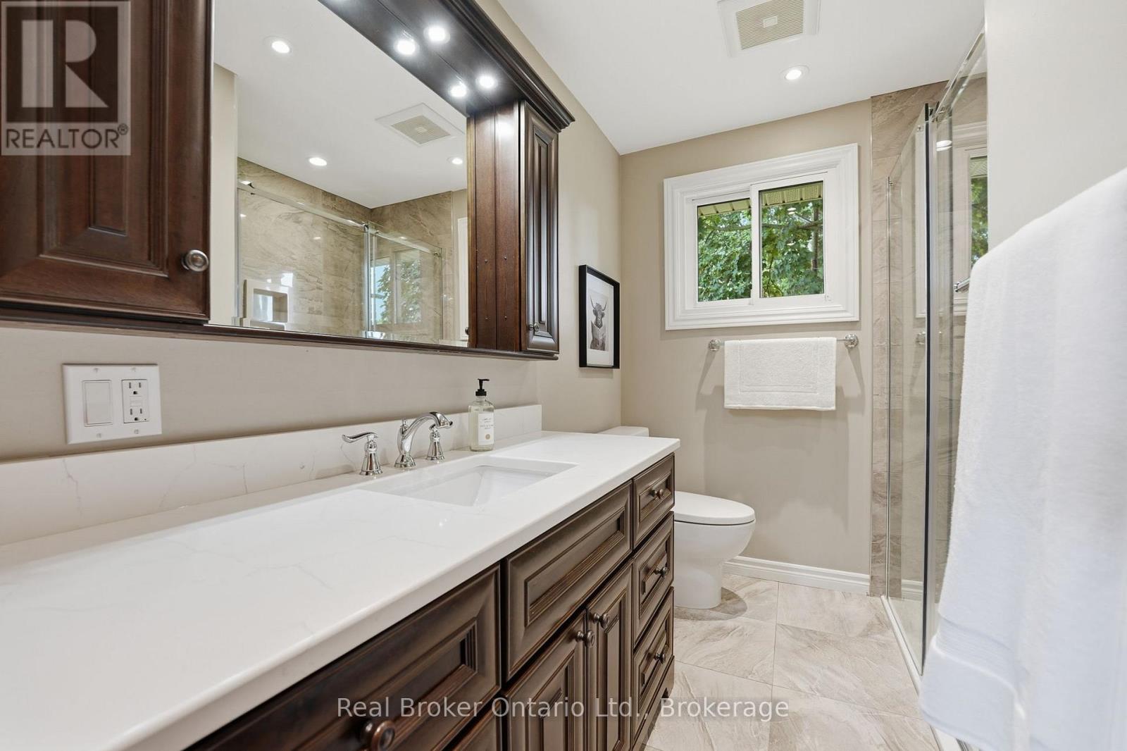 245 Applevale Court, Burlington, Ontario  L7L 2C1 - Photo 23 - W13435900