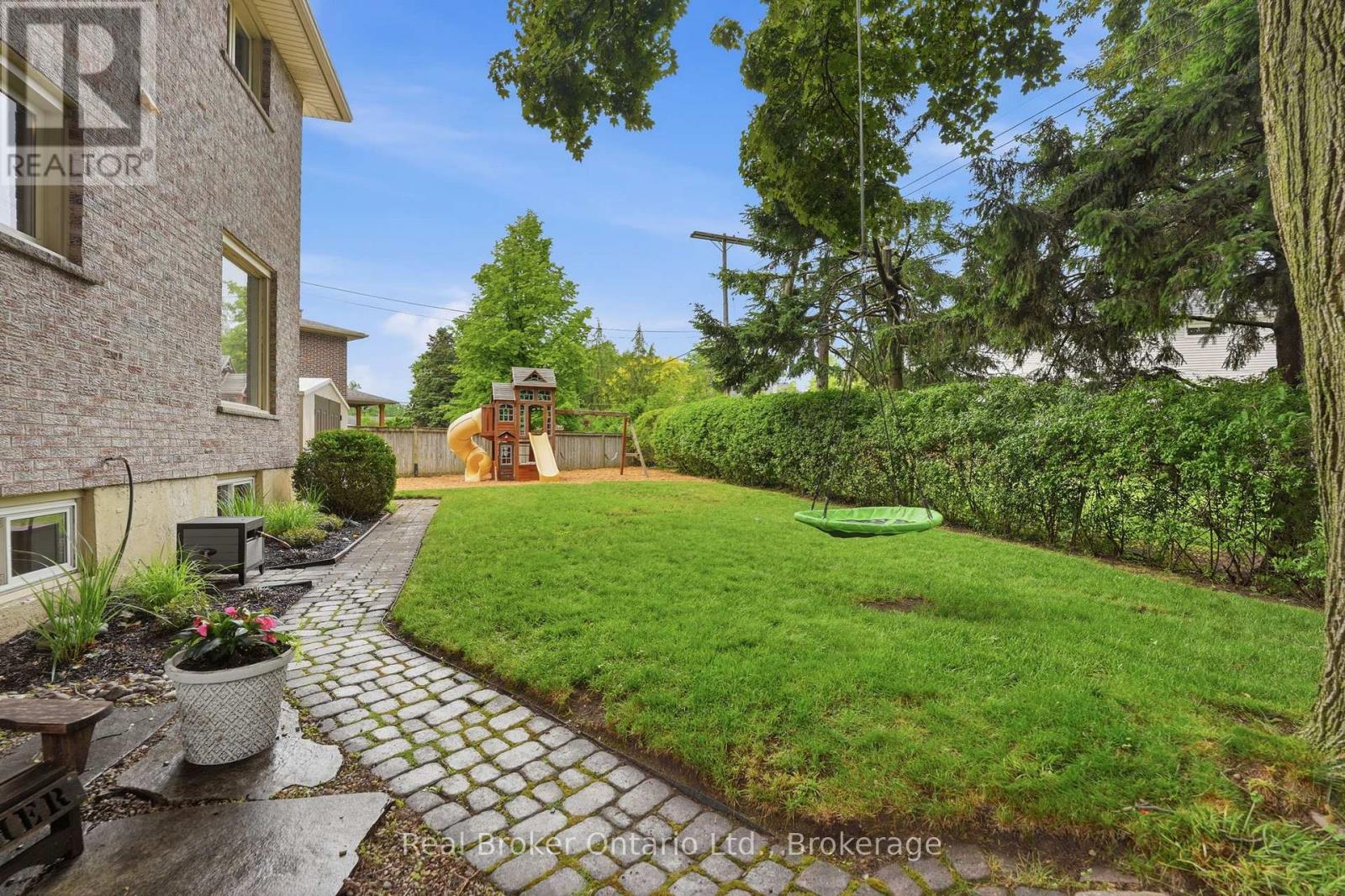 245 Applevale Court, Burlington, Ontario  L7L 2C1 - Photo 41 - W13435900