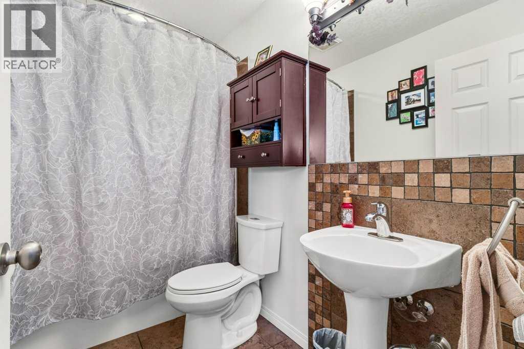 38 Lucky Place, Sylvan Lake, Alberta  T4S 0B1 - Photo 14 - A2317451