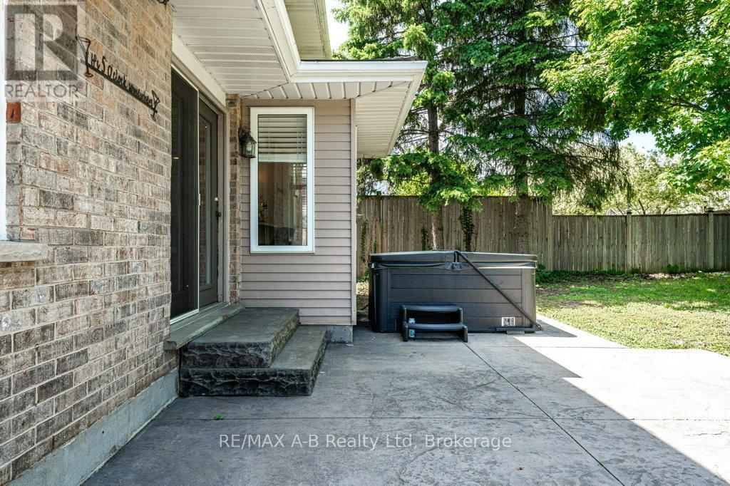 86 Freeland Drive, Stratford, Ontario N4Z 1H1 - Photo 43 - X13435892