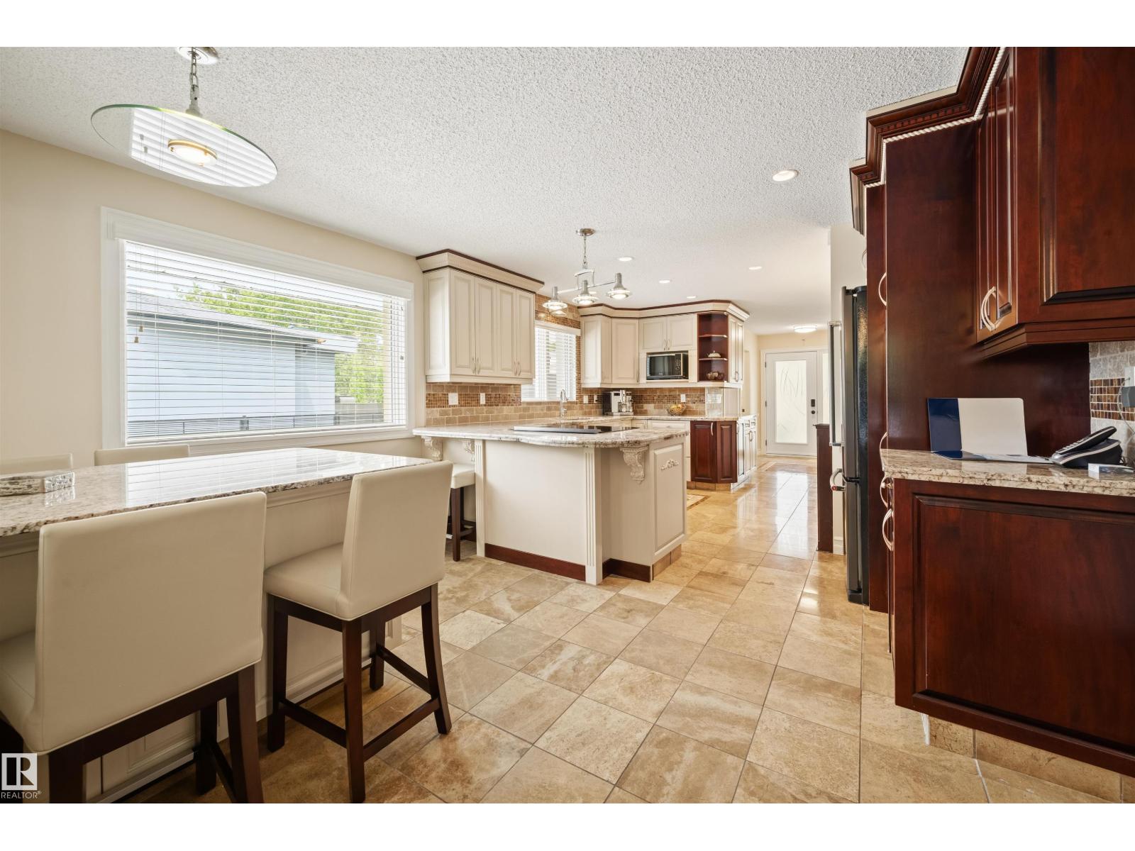 111 Fairway Dr NW, Edmonton, Alberta  T6J 2C2 - Photo 10 - E4493288