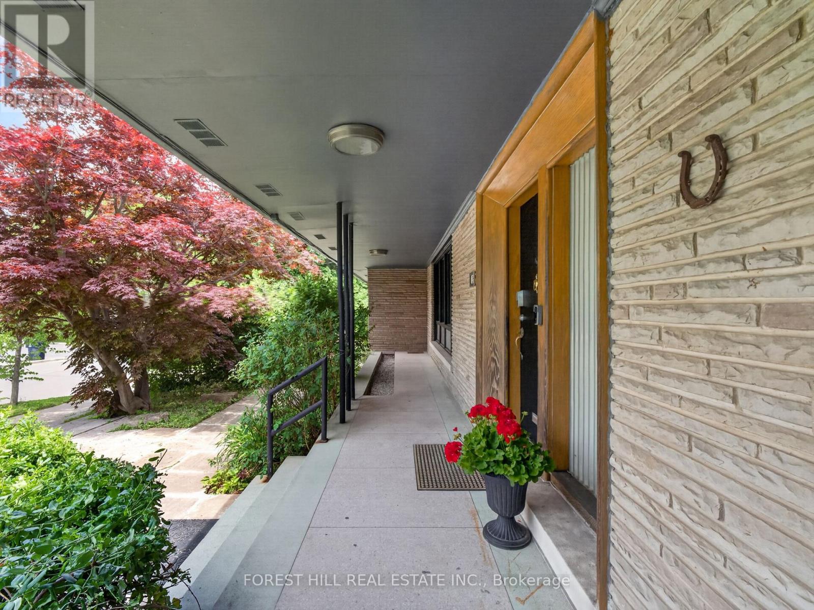 3 Glen Rush Boulevard, Toronto, Ontario  M5N 2T2 - Photo 5 - C13435994