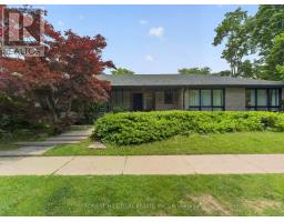 3 GLEN RUSH BOULEVARD, Toronto, Ontario