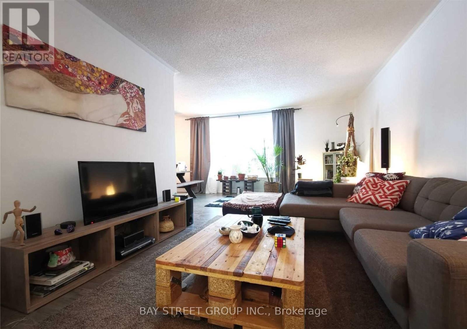 27 Shippigan Crescent, Toronto, Ontario  M2J 2G1 - Photo 5 - C12948922