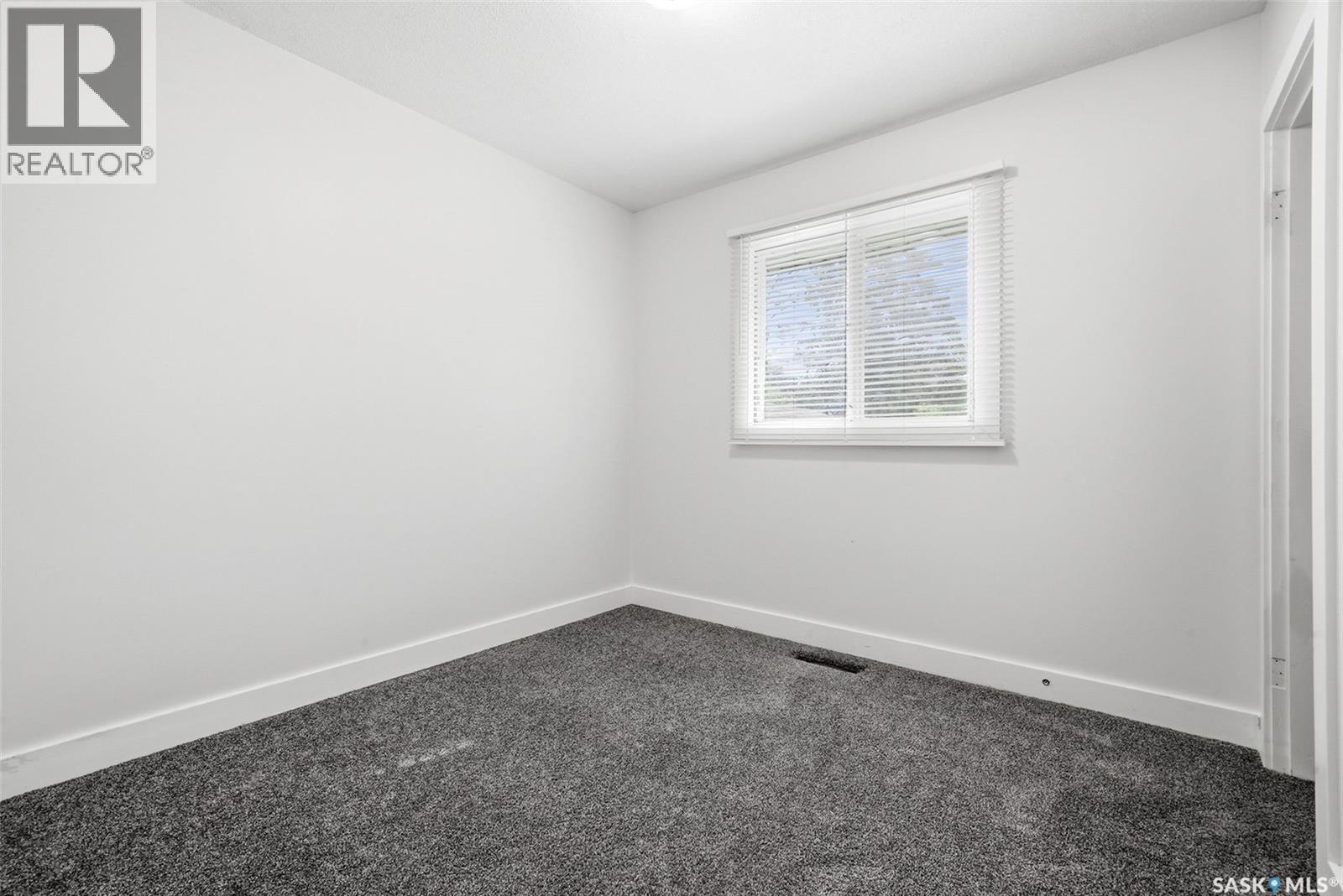 134 Ellison Crescent, Regina, Saskatchewan  S4R 4V5 - Photo 19 - SK039216