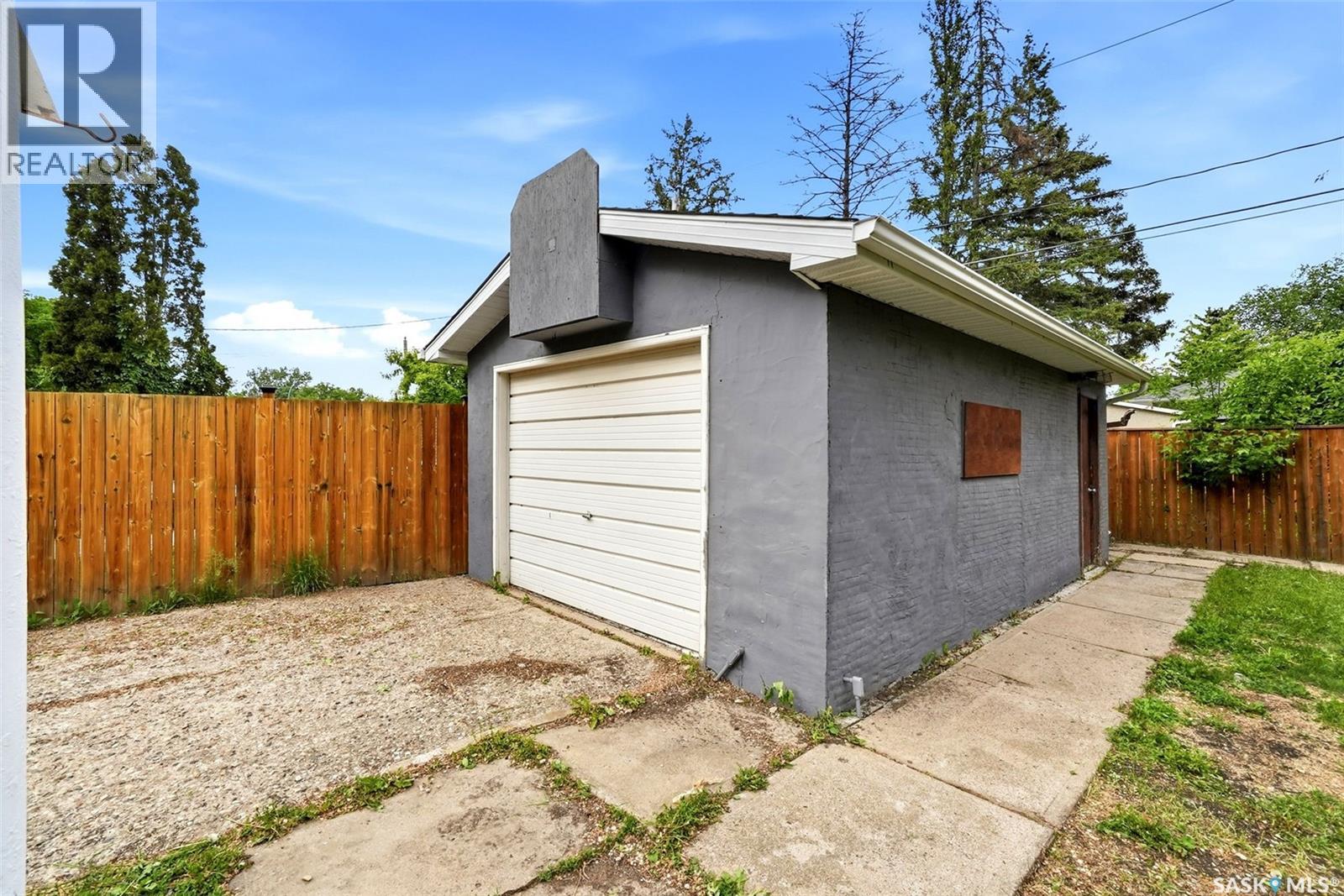 134 Ellison Crescent, Regina, Saskatchewan  S4R 4V5 - Photo 42 - SK039216