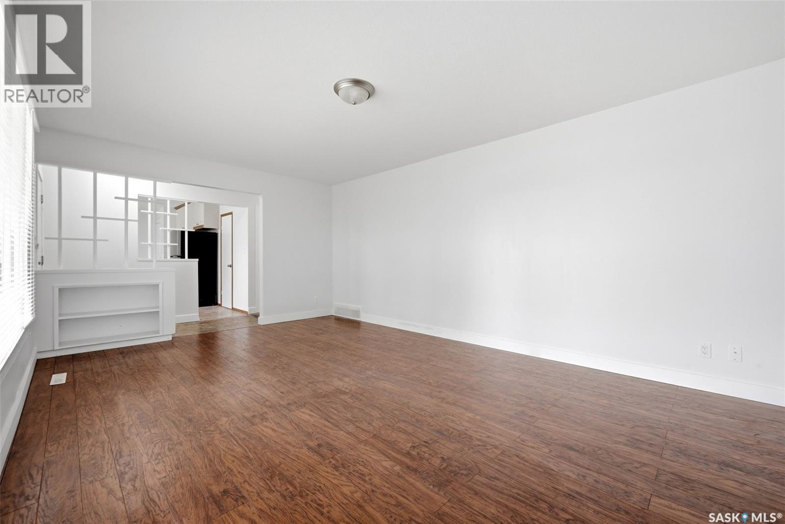 134 Ellison Crescent, Regina, Saskatchewan  S4R 4V5 - Photo 7 - SK039216