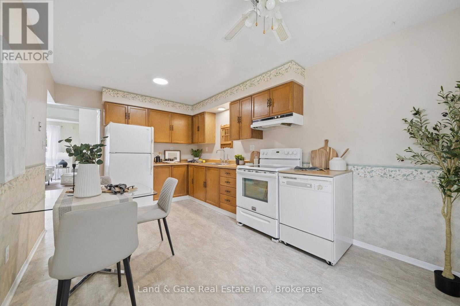1286 Pinehurst Avenue, Oshawa, Ontario  L1H 8G5 - Photo 14 - E13433856