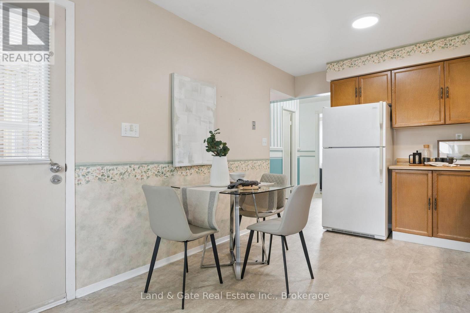 1286 Pinehurst Avenue, Oshawa, Ontario  L1H 8G5 - Photo 15 - E13433856
