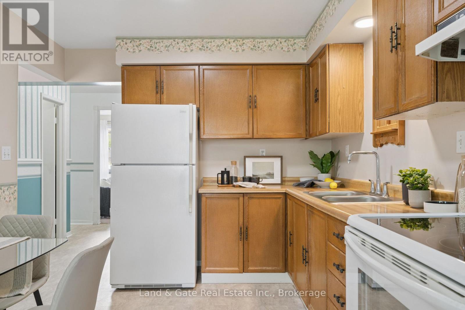 1286 Pinehurst Avenue, Oshawa, Ontario  L1H 8G5 - Photo 16 - E13433856