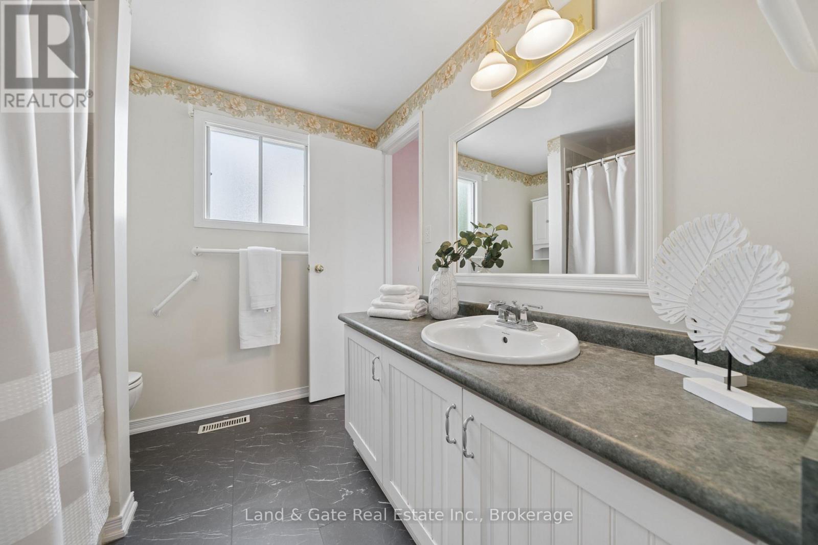1286 Pinehurst Avenue, Oshawa, Ontario  L1H 8G5 - Photo 30 - E13433856