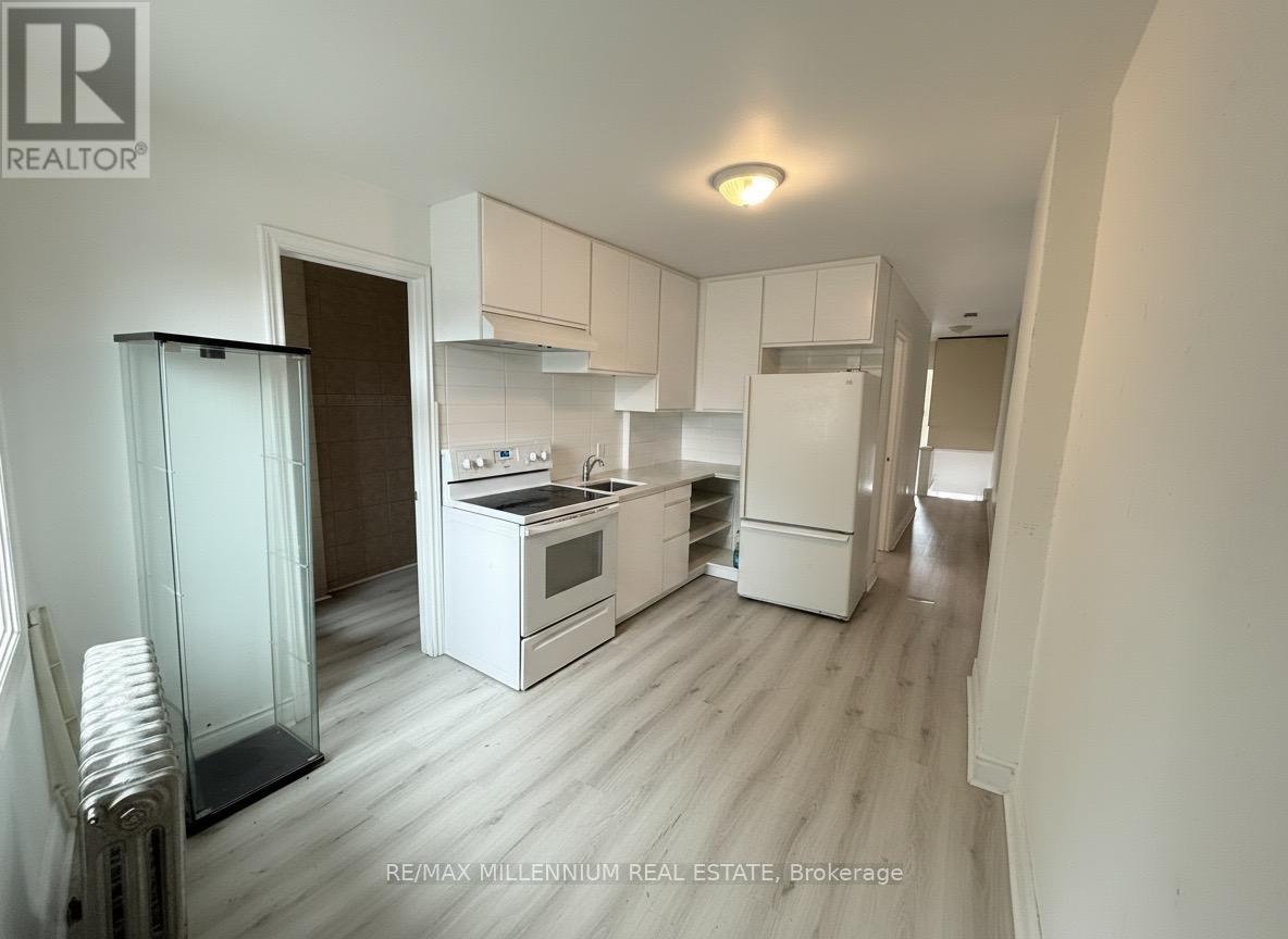 UPPER LEVEL - 520 ROGERS ROAD, Toronto, Ontario