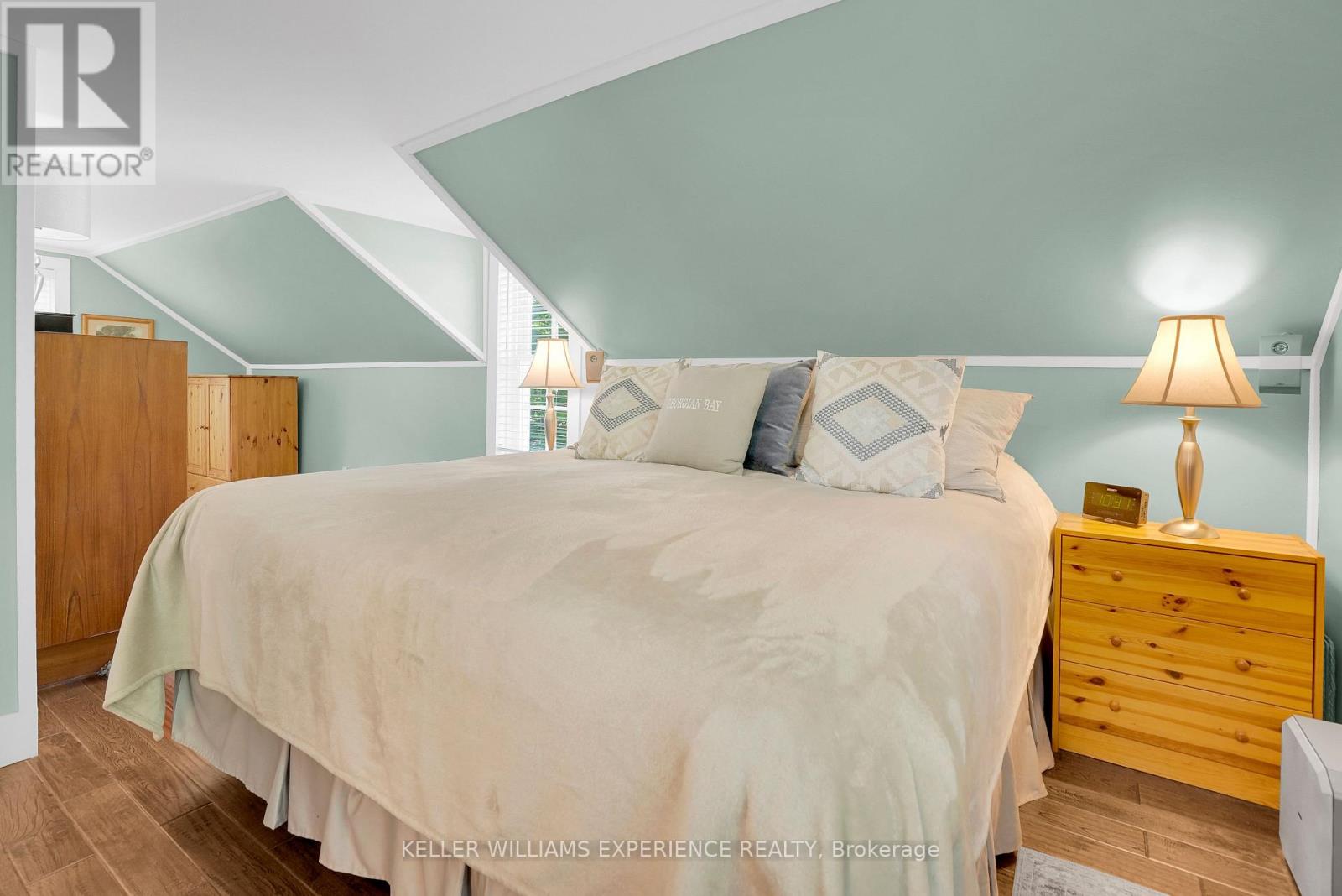 15 Leonard Avenue, Penetanguishene, Ontario  L9M 1E3 - Photo 27 - S13435928