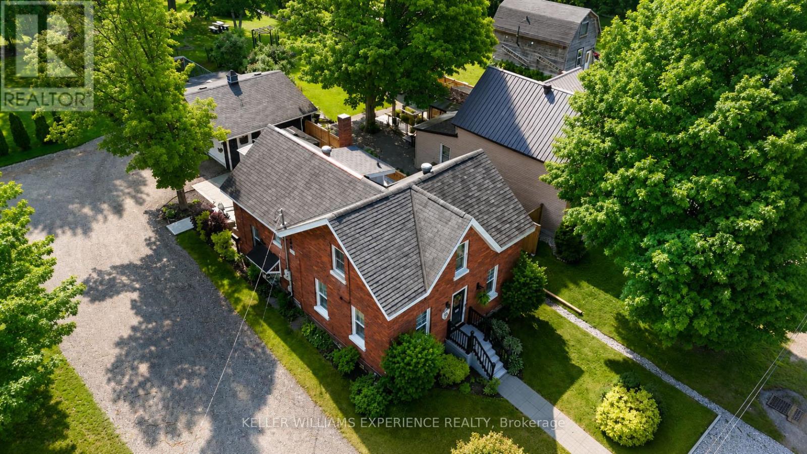 15 Leonard Avenue, Penetanguishene, Ontario  L9M 1E3 - Photo 41 - S13435928