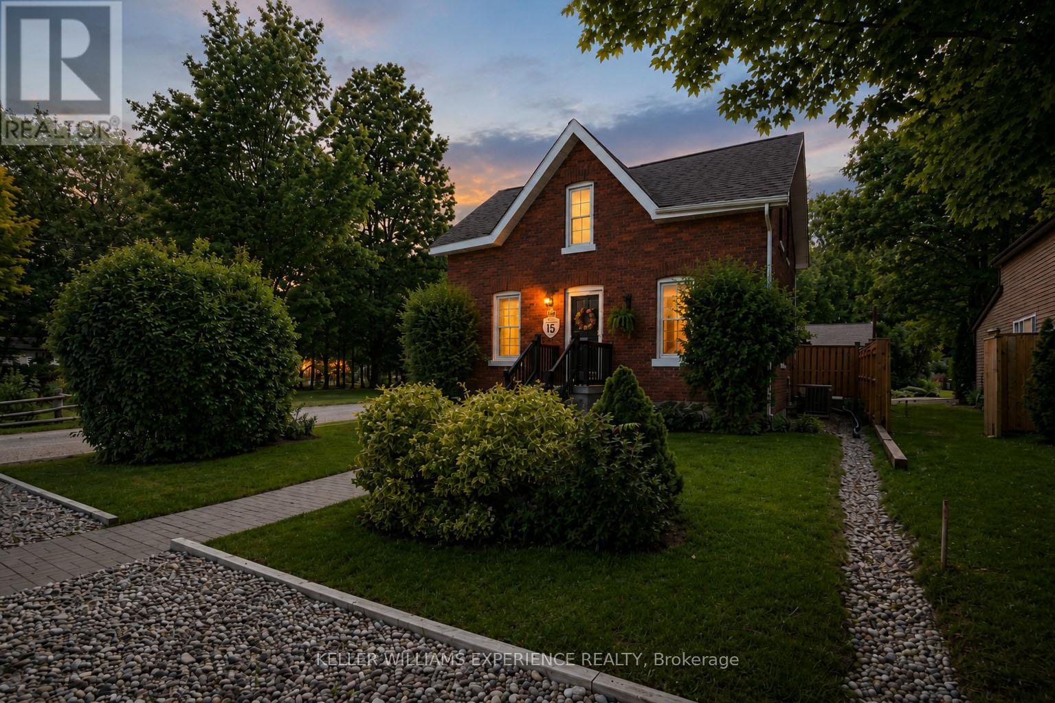 15 Leonard Avenue, Penetanguishene, Ontario  L9M 1E3 - Photo 43 - S13435928