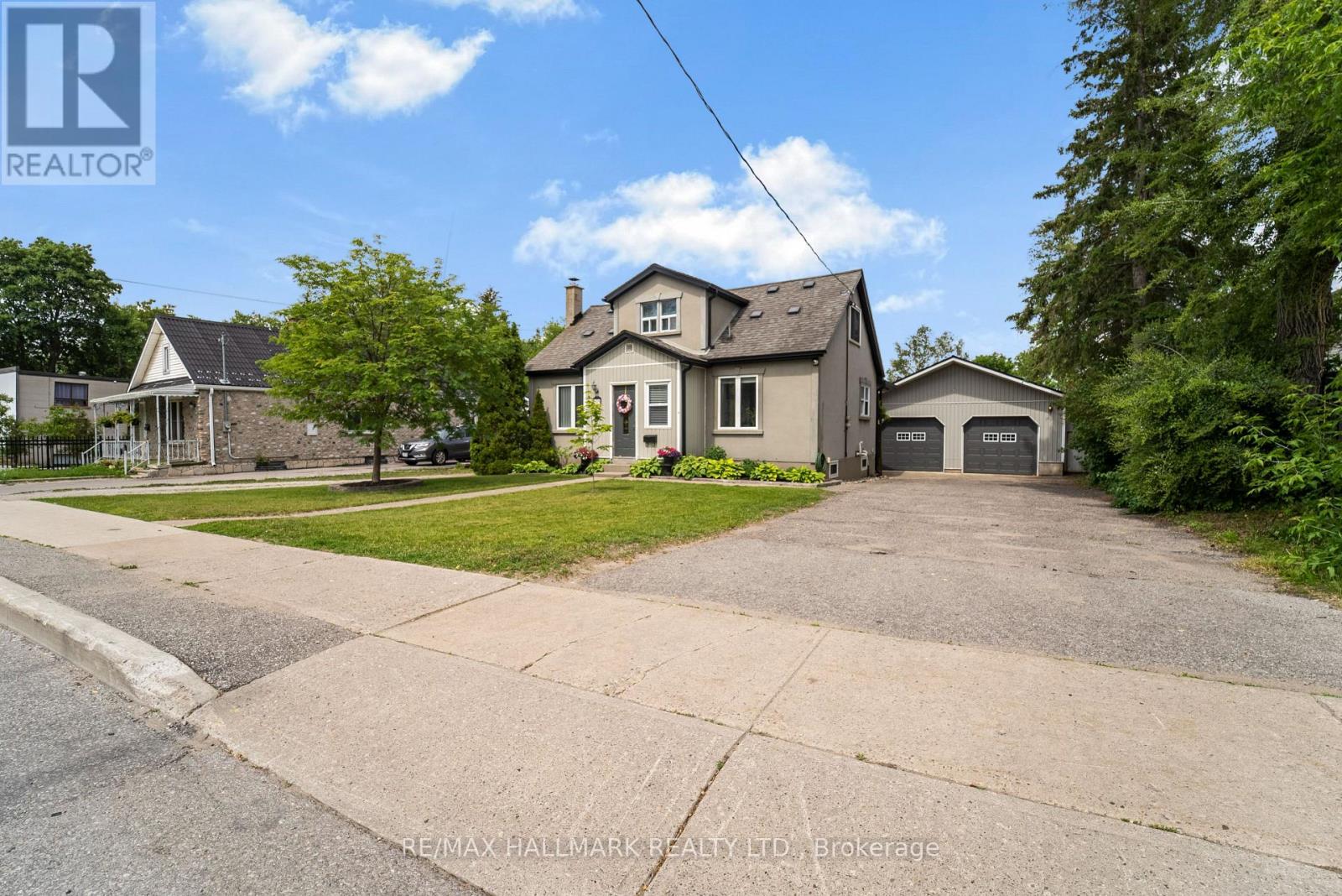225 Innisfil Street, Barrie, Ontario  L4N 3E9 - Photo 3 - S13435996