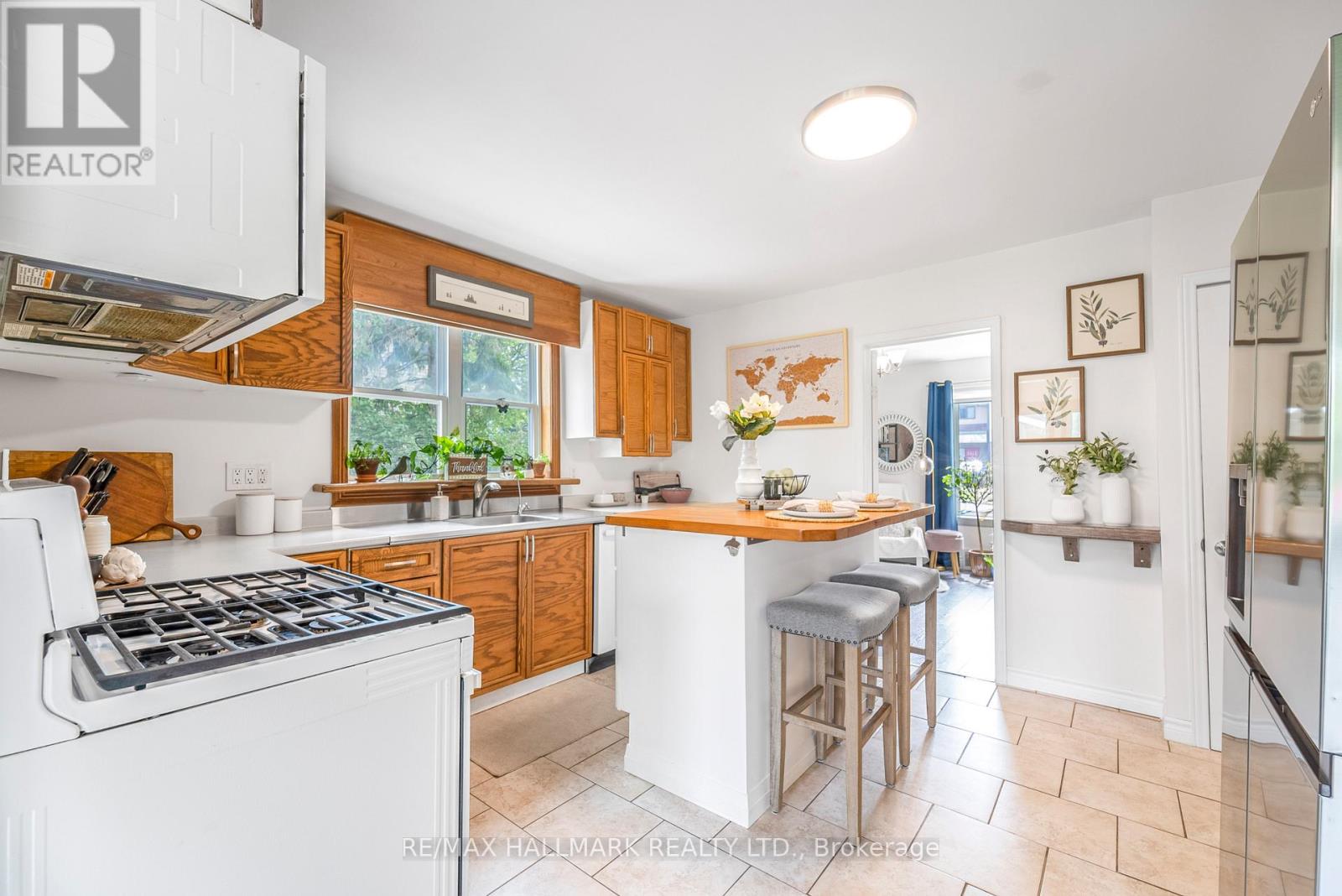 225 Innisfil Street, Barrie, Ontario  L4N 3E9 - Photo 6 - S13435996