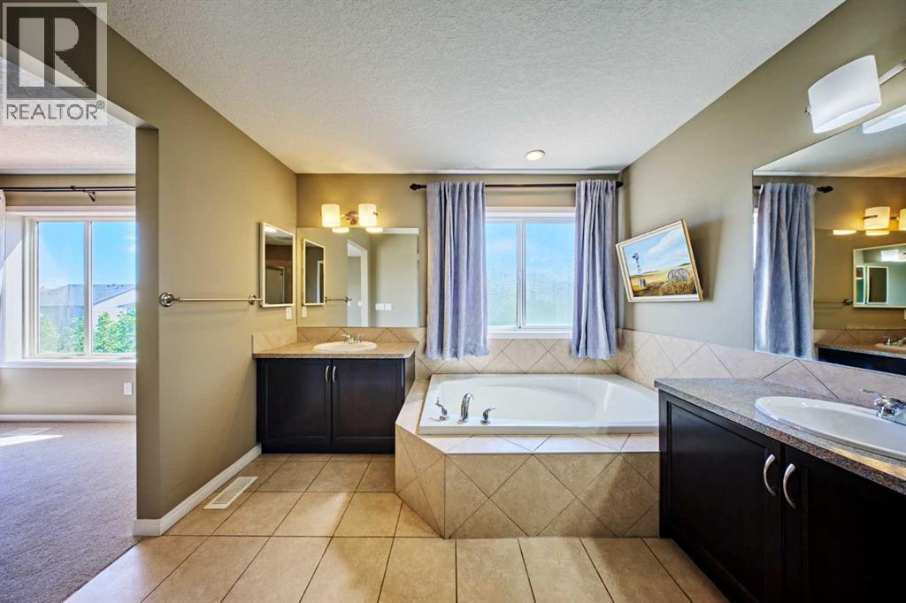 15 Silverado Saddle Court Sw, Calgary, Alberta  T2X 0H9 - Photo 31 - A2318913