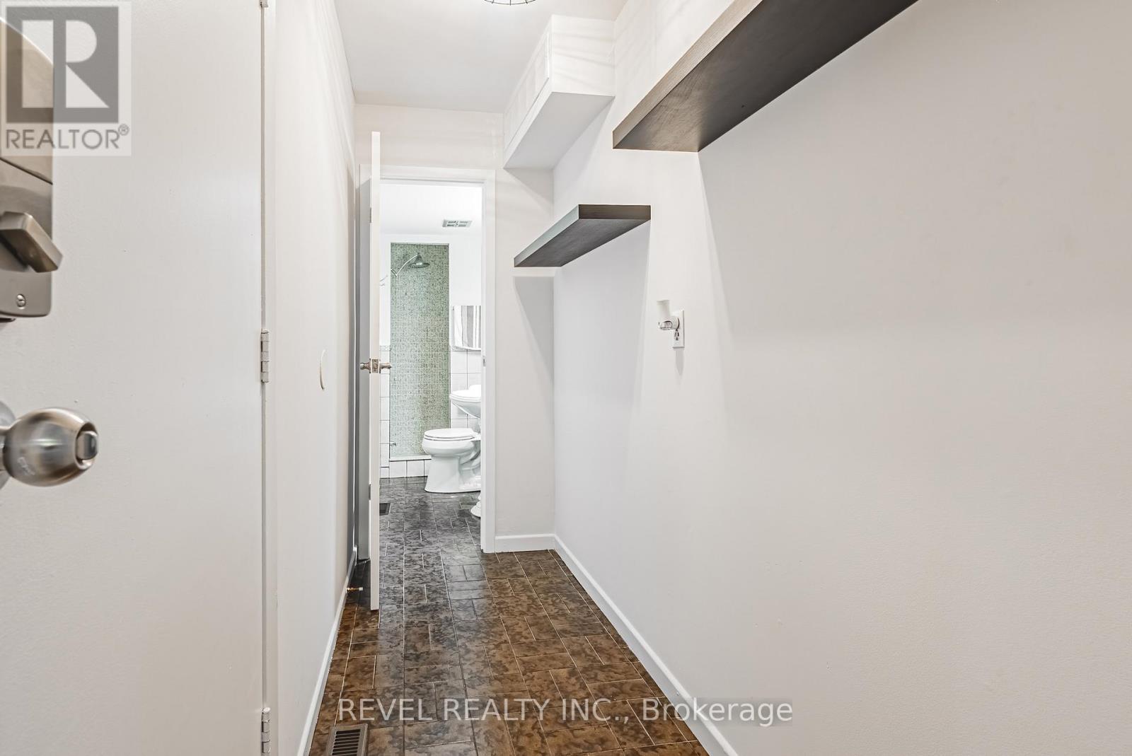 2546 Robinson Street, Mississauga, Ontario  L5C 2P3 - Photo 17 - W13435880