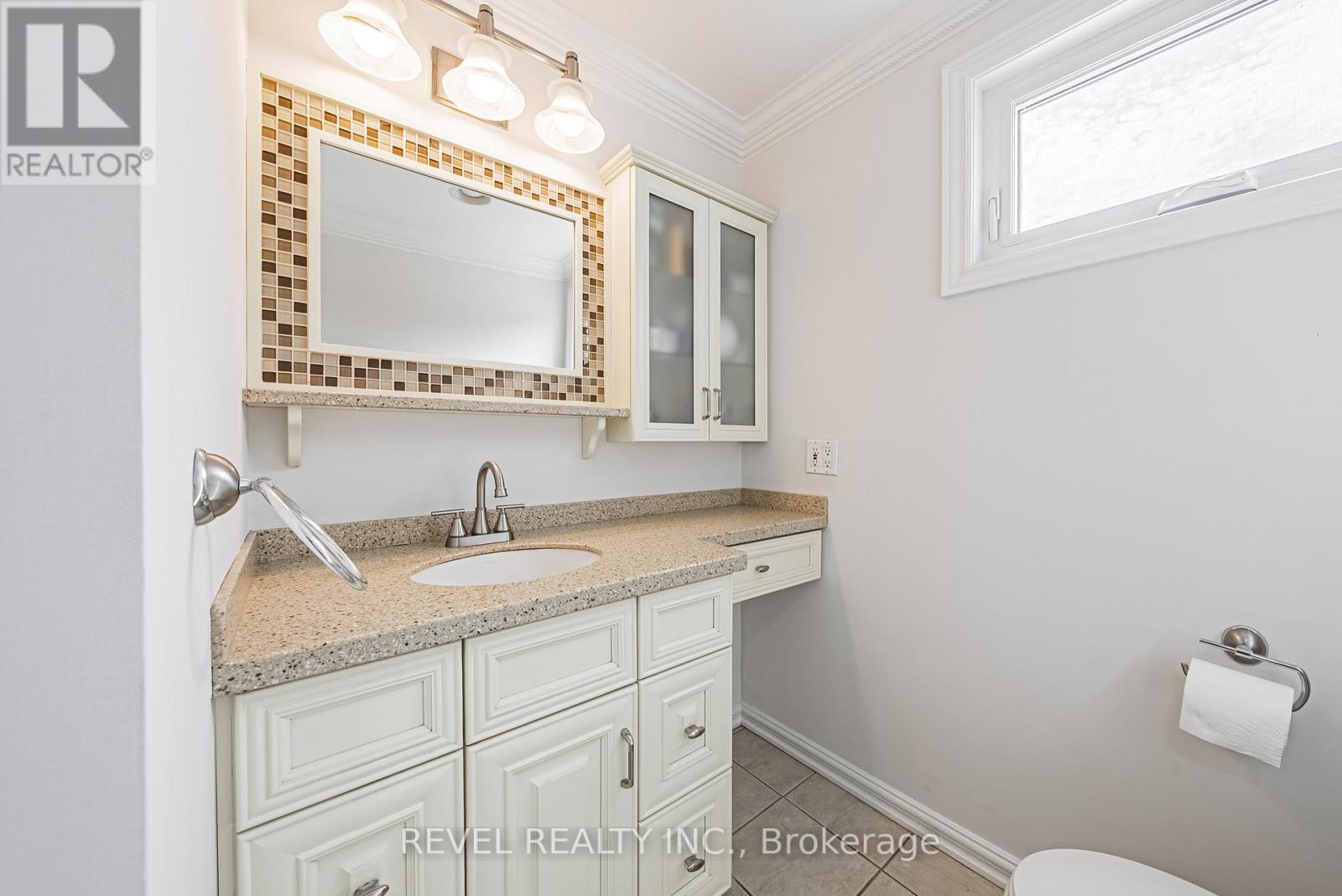 2546 Robinson Street, Mississauga, Ontario  L5C 2P3 - Photo 23 - W13435880