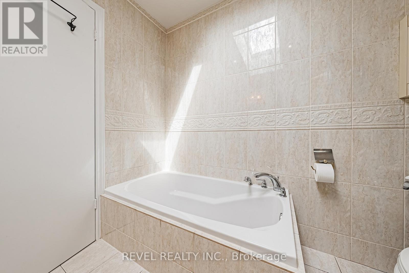 2546 Robinson Street, Mississauga, Ontario  L5C 2P3 - Photo 28 - W13435880