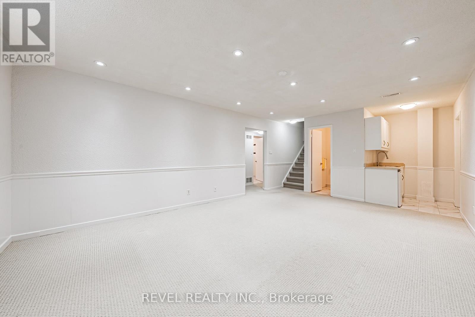 2546 Robinson Street, Mississauga, Ontario  L5C 2P3 - Photo 32 - W13435880