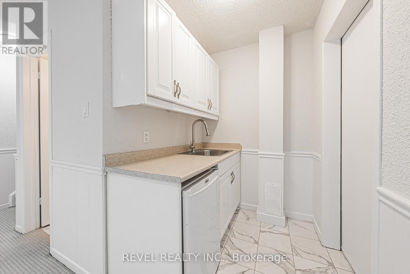 2546 Robinson Street, Mississauga, Ontario  L5C 2P3 - Photo 33 - W13435880