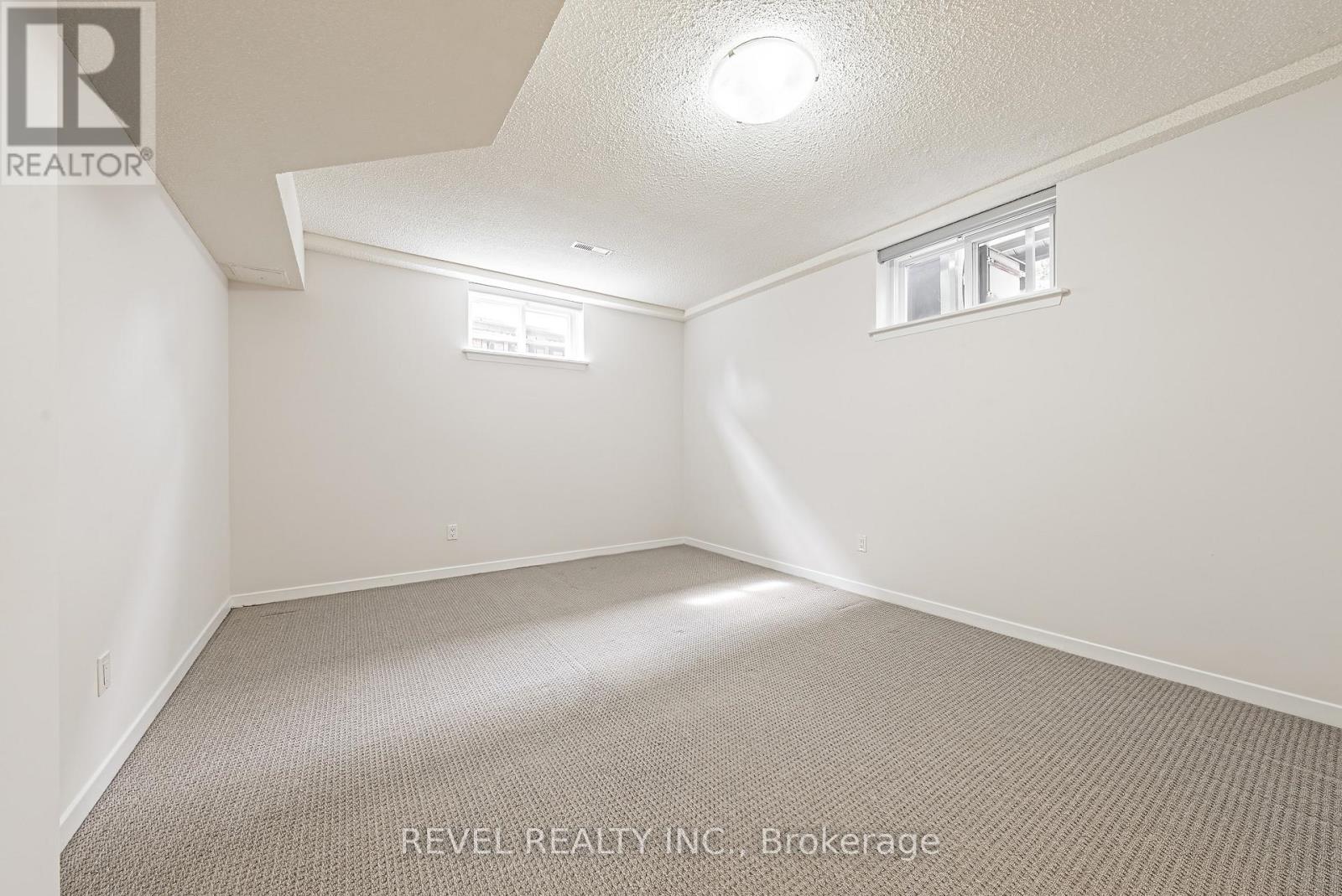 2546 Robinson Street, Mississauga, Ontario  L5C 2P3 - Photo 35 - W13435880