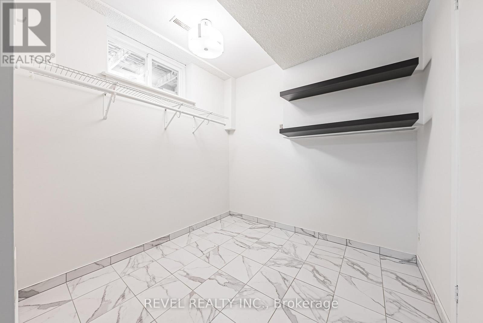 2546 Robinson Street, Mississauga, Ontario  L5C 2P3 - Photo 36 - W13435880