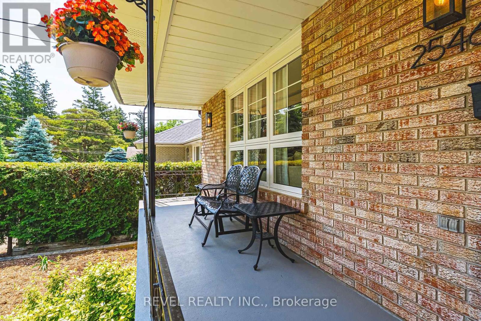 2546 Robinson Street, Mississauga, Ontario  L5C 2P3 - Photo 37 - W13435880
