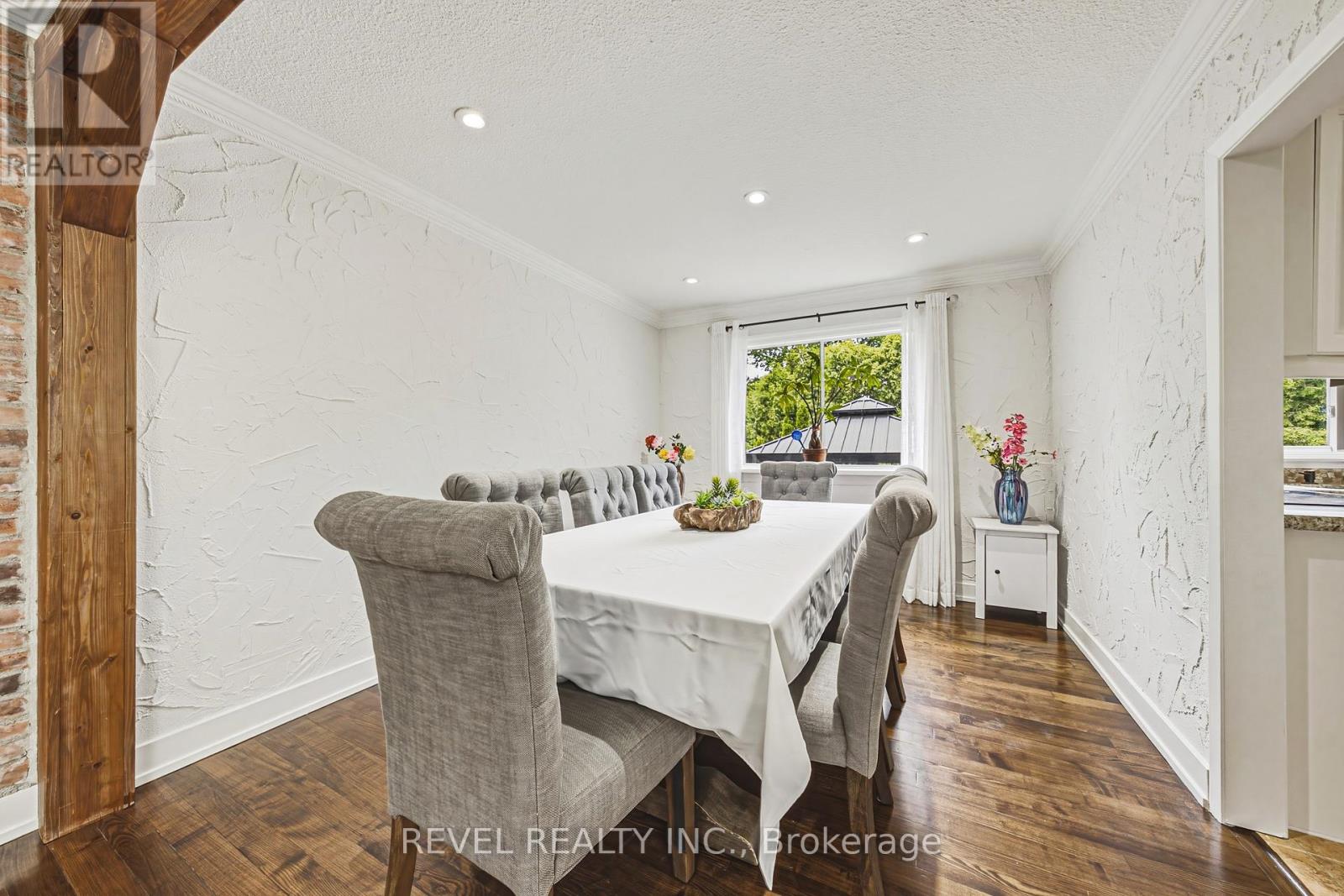 2546 Robinson Street, Mississauga, Ontario  L5C 2P3 - Photo 9 - W13435880