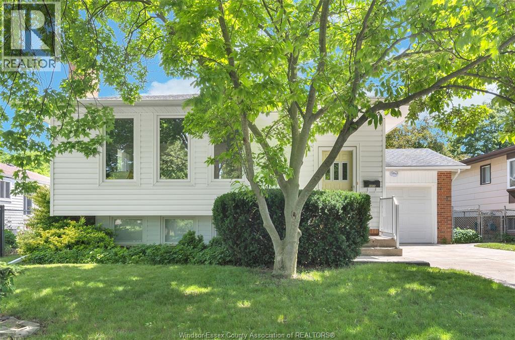MLS# 26013894: 9955 Ridge Rd., Windsor, Canada