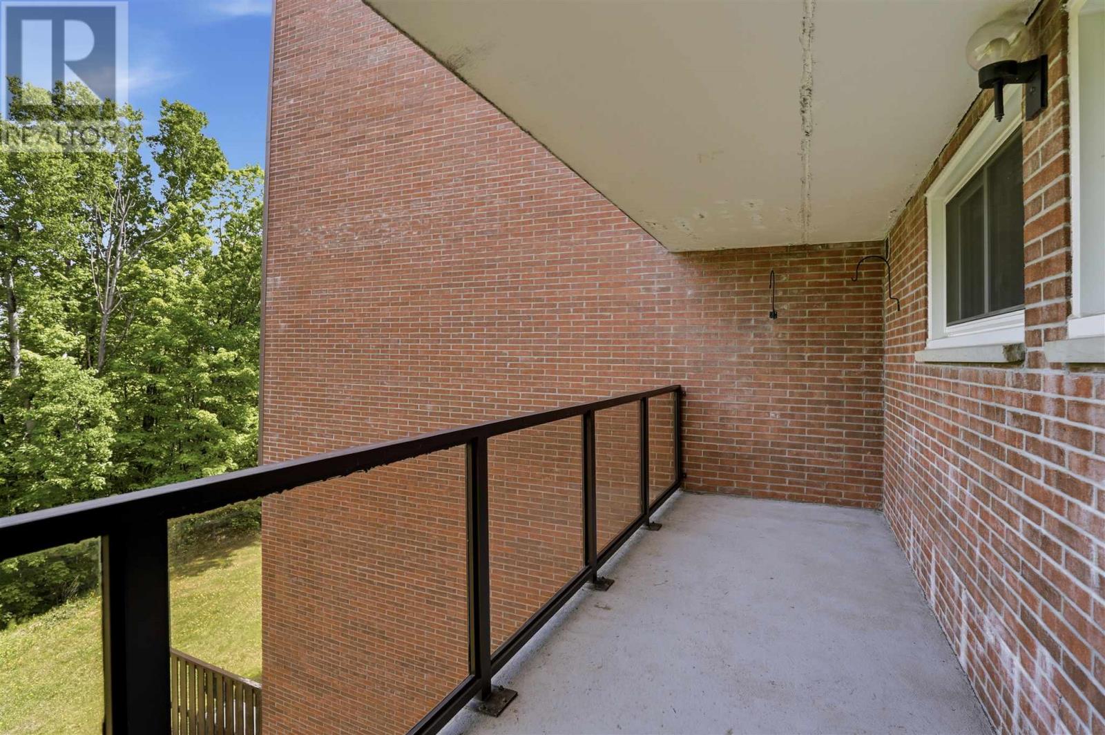 313 Macdonald Ave # 305, Sault Ste. Marie, Ontario  P6B 5Y9 - Photo 2 - SM260756