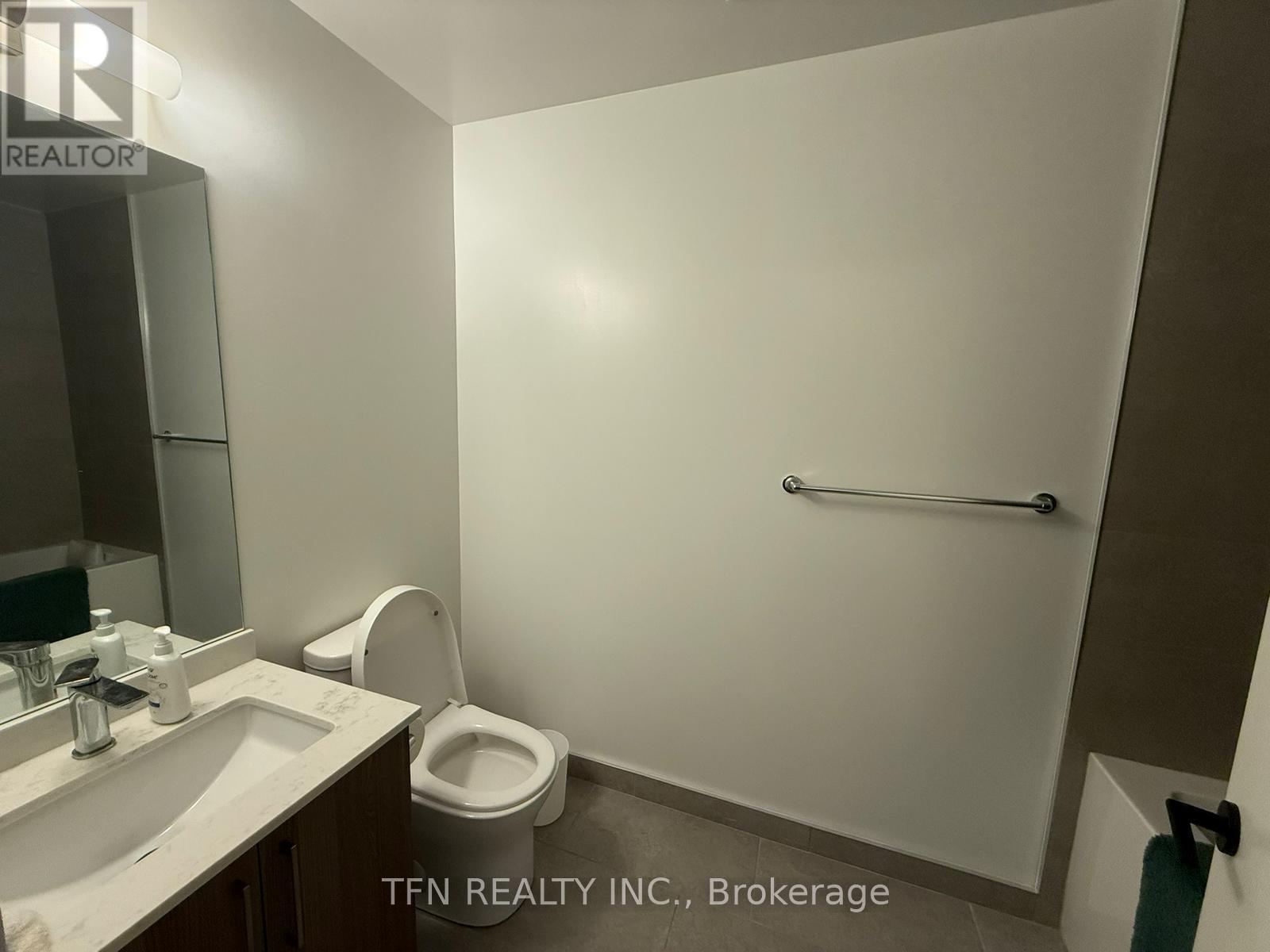 202 - 2075 King Road, King, Ontario  L7B 0R6 - Photo 7 - N13429942