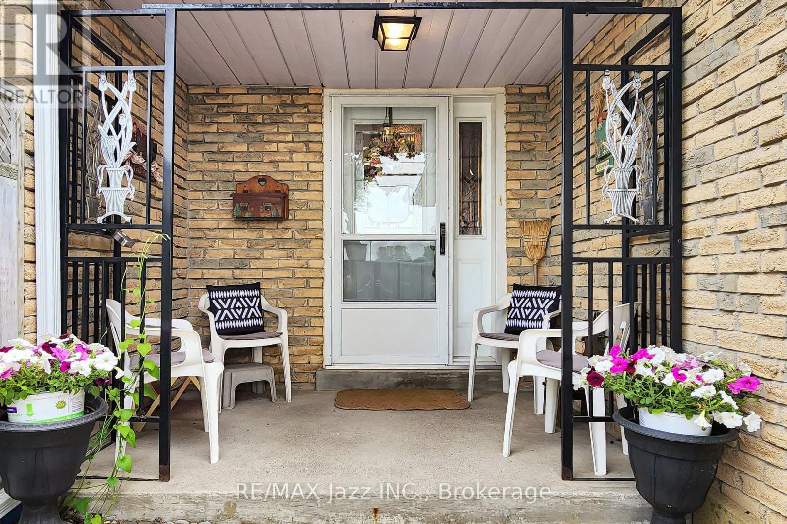 115 GLOVERS ROAD, Oshawa, Ontario