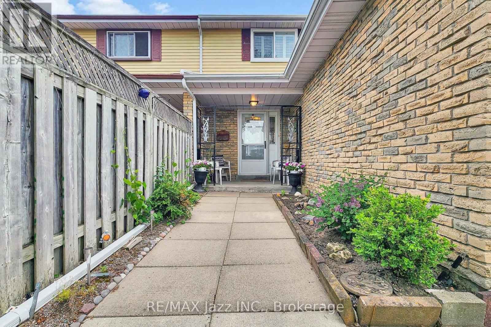 115 Glovers Road, Oshawa, Ontario  L1G 3Y1 - Photo 4 - E13436080