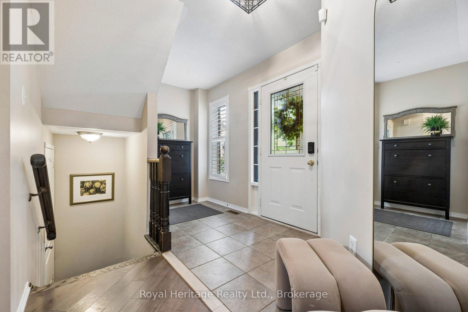 59 Bayberry Court, Whitby, Ontario  L1M 2L2 - Photo 3 - E13436108