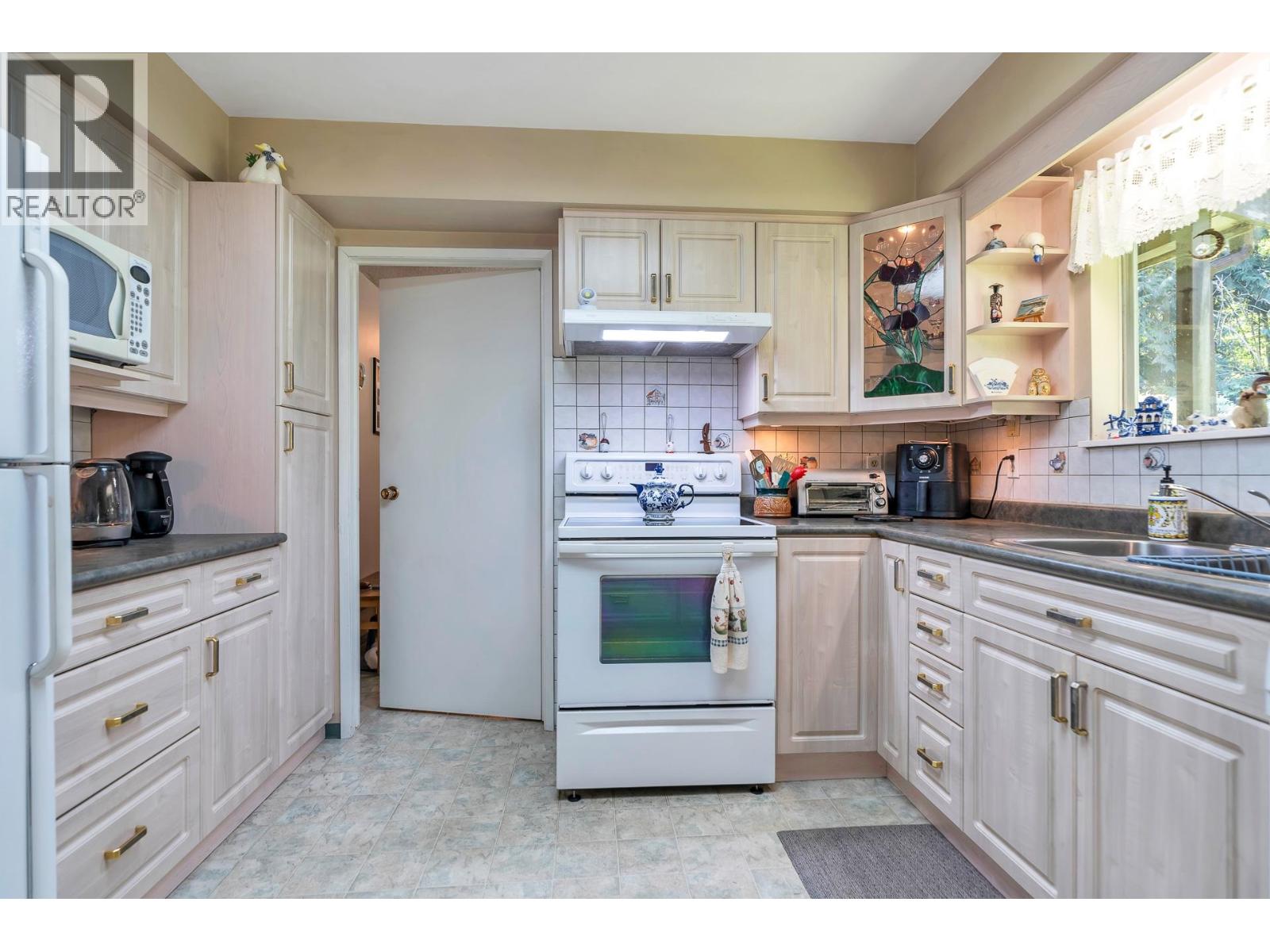 23463 Dogwood Avenue, Maple Ridge, British Columbia  V2X 4S4 - Photo 35 - R3134476