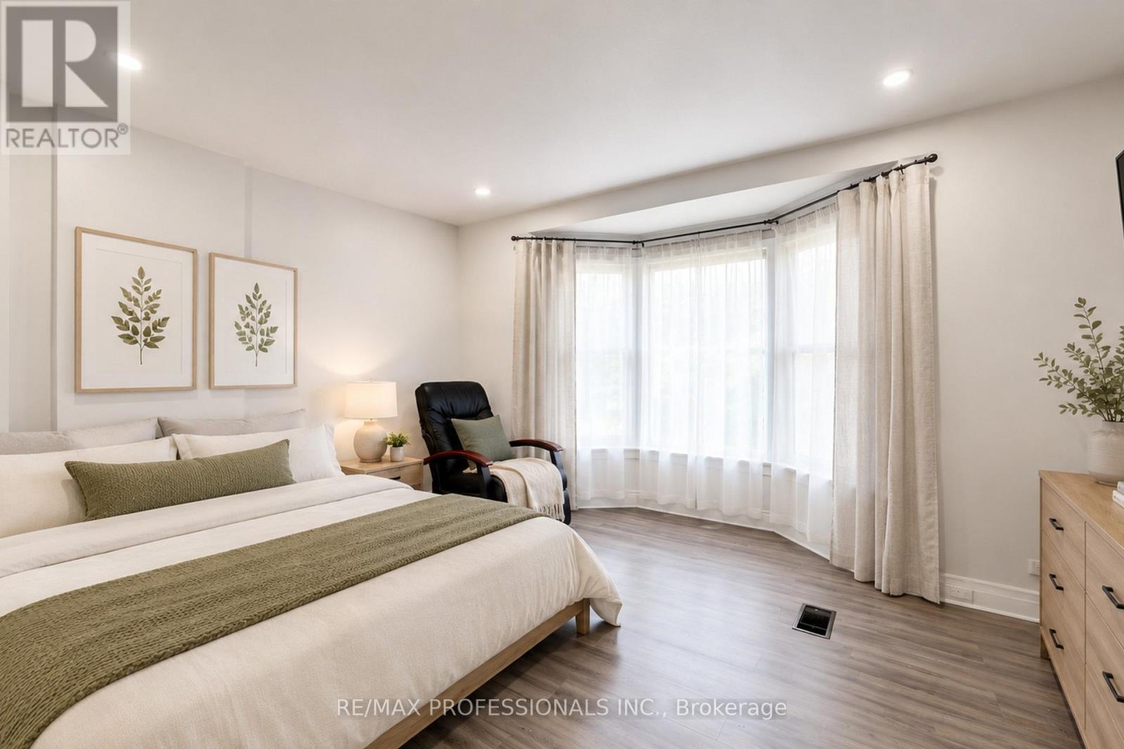 2 Muir Avenue, Toronto, Ontario  M6H 1E8 - Photo 17 - C13432470