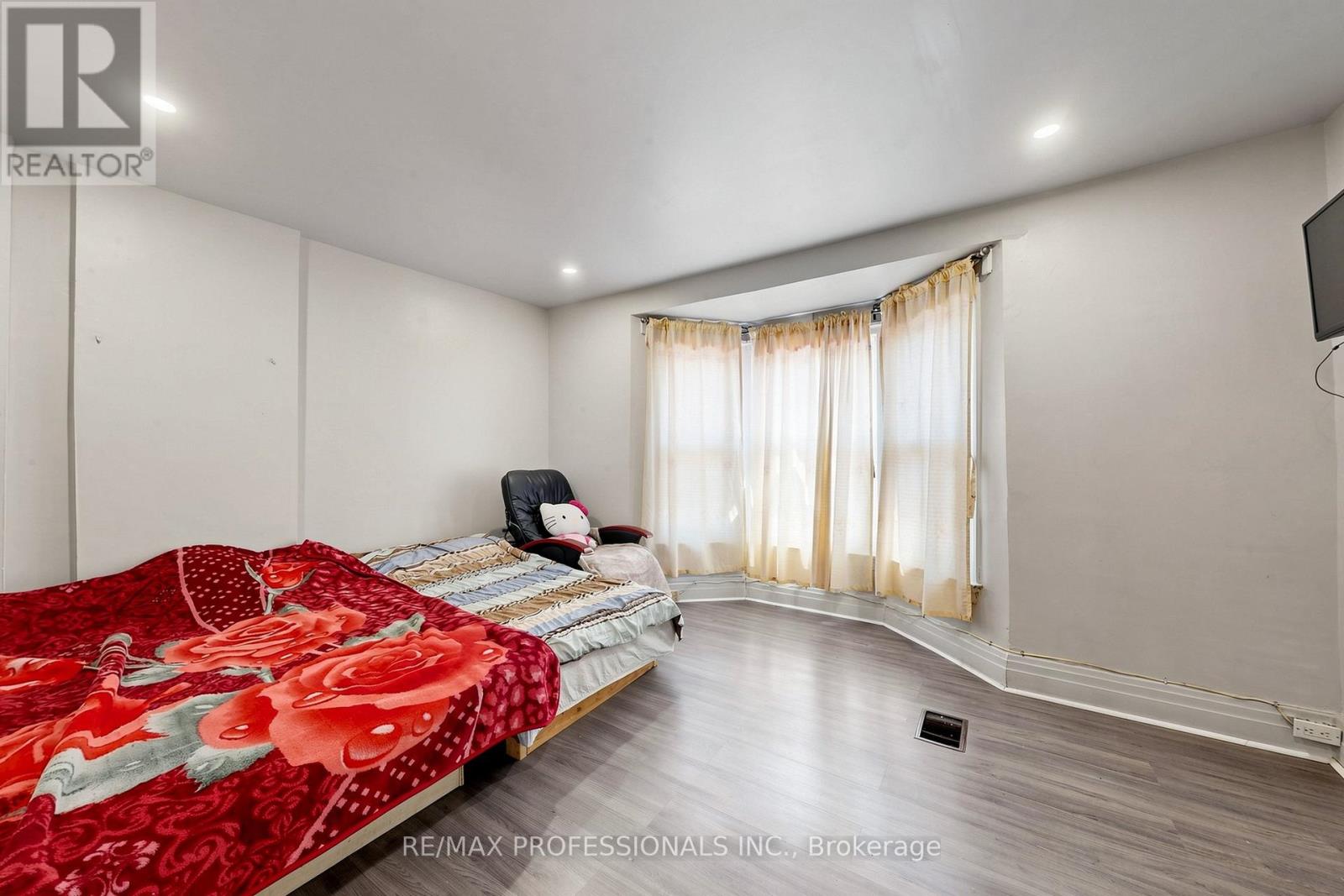 2 Muir Avenue, Toronto, Ontario  M6H 1E8 - Photo 18 - C13432470