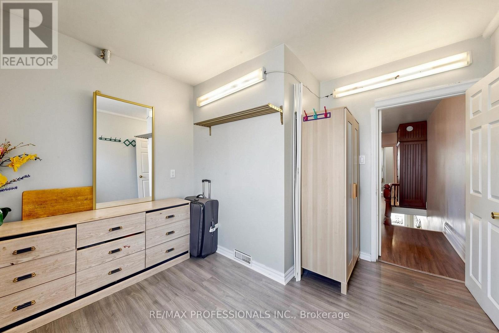 2 Muir Avenue, Toronto, Ontario  M6H 1E8 - Photo 24 - C13432470
