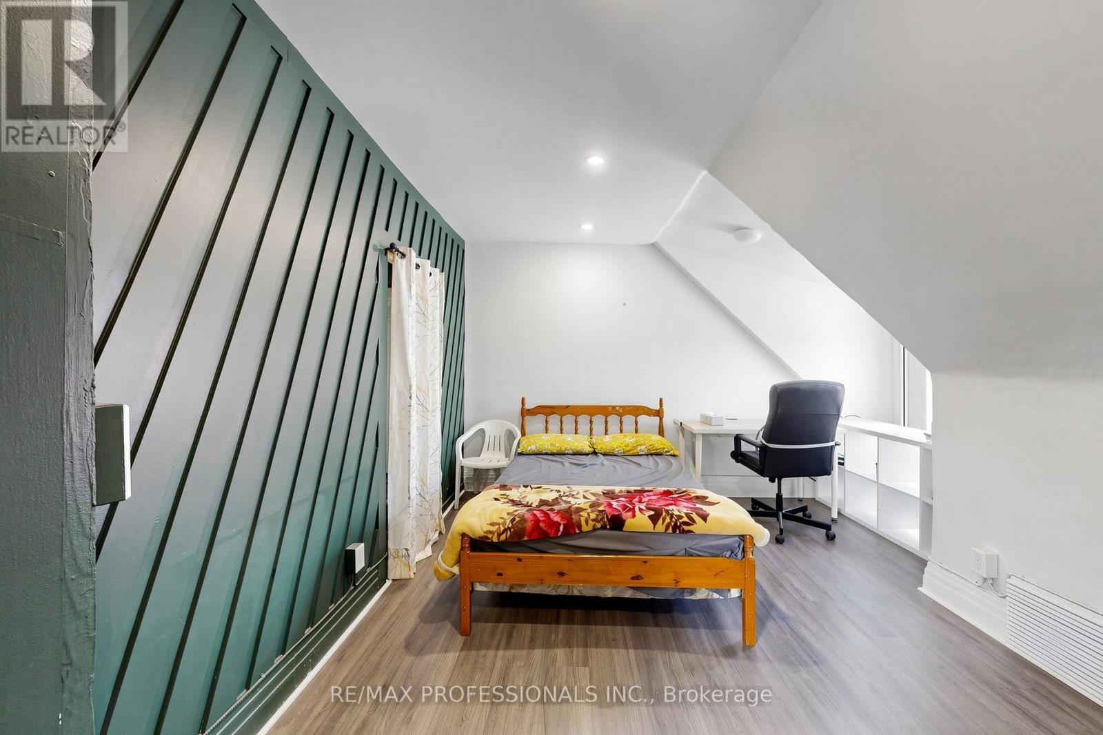 2 Muir Avenue, Toronto, Ontario  M6H 1E8 - Photo 31 - C13432470