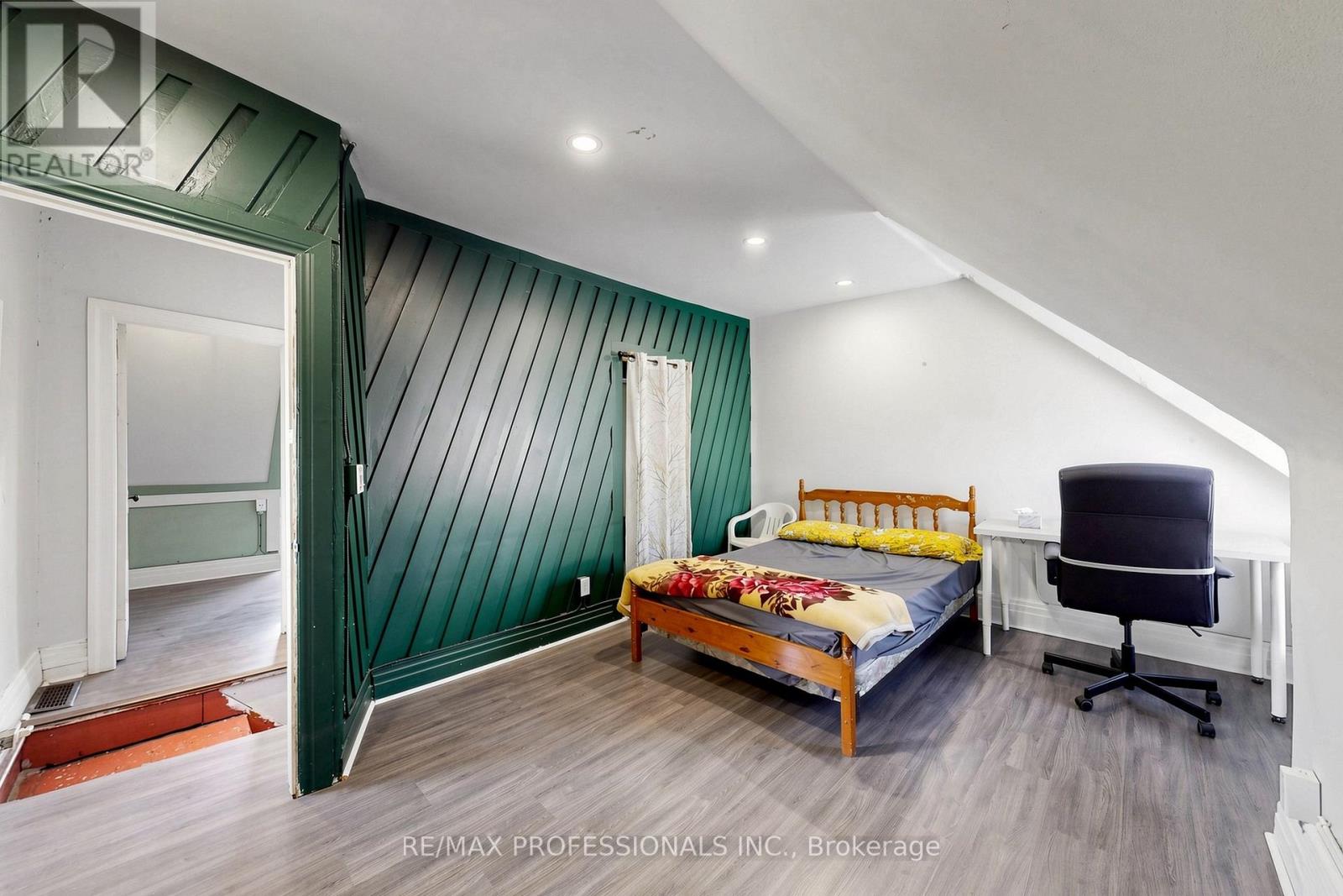 2 Muir Avenue, Toronto, Ontario  M6H 1E8 - Photo 32 - C13432470