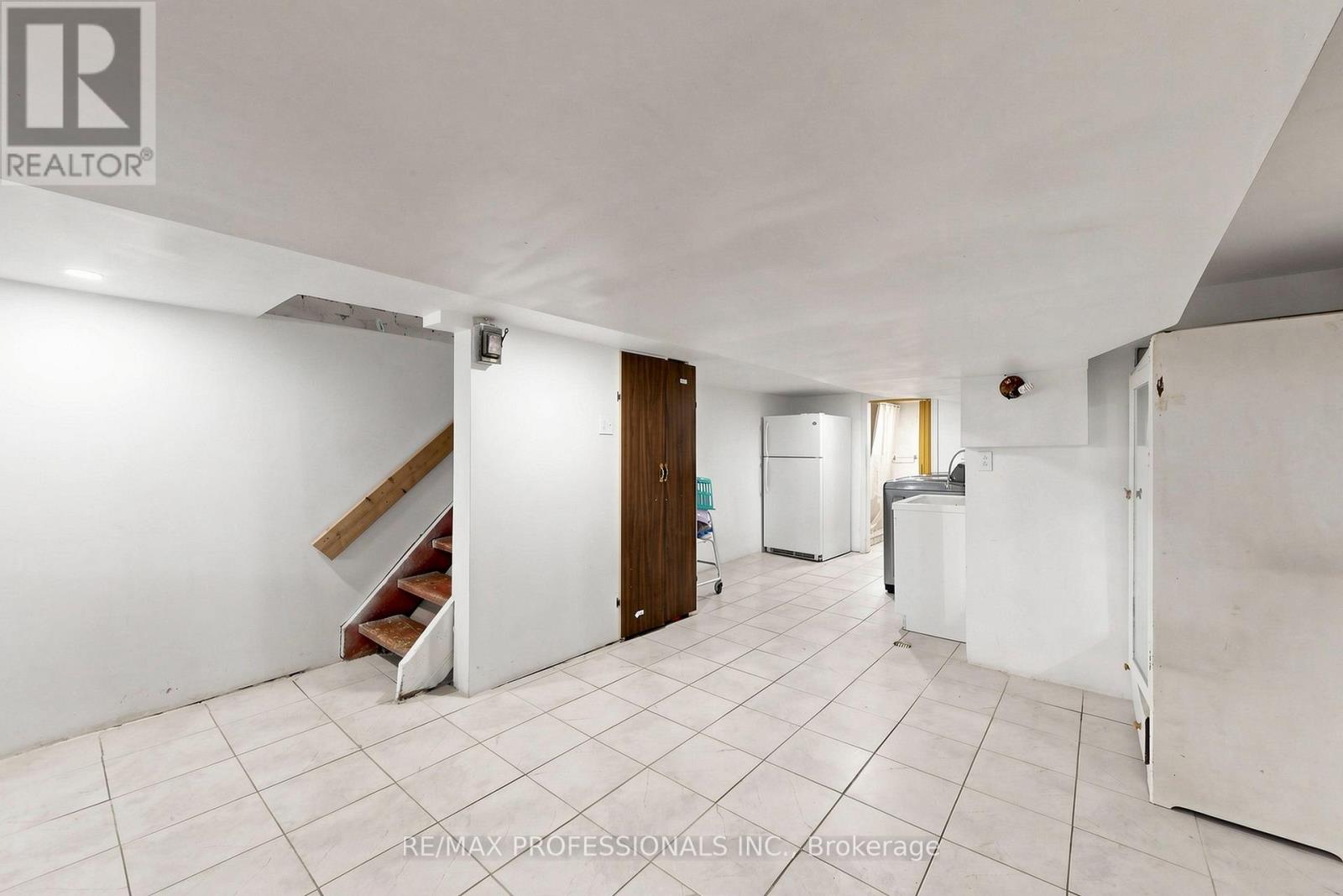 2 Muir Avenue, Toronto, Ontario  M6H 1E8 - Photo 36 - C13432470